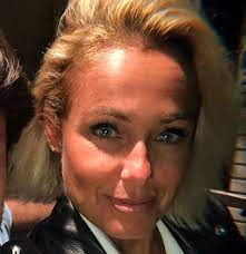 Join facebook to connect with sonia bruganelli and others you may know. Sonia Bruganelli Dichiarazione D Amore Social Per Paolo Bonolis