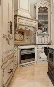 Old World Finish On The Kitchen Cabinets Kitchens Country Kitchen Designs Kitchen Styling Custom Kitchen Cabinets