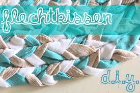 Die größe des teppichs hängt von der größe und der anzahl der hemden ab. Mehr Als Zehn Moglichenkeiten Ein T Shirt Zu Recyceln Und Was Die Wissenschaft Damit Zu Tun Hat Diy Serie T Shirt Garn Herstellen Nahmarie