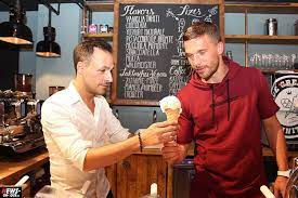 Lukas podolski reagiert auf kritik von spielerfrau. Ice Cream United Poldis Eisdiele In Koln Eroffnet Weltmeister Lukas Podolski 32 Lud Zum Kennenlern Eis Ein News On Tour De