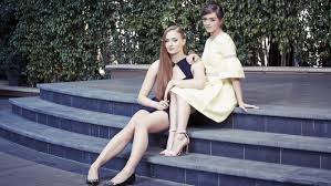Check spelling or type a new query. Kostenlose Hintergrundbilder Maisie Williams Sophie Turner Game Of Thrones Arya Stark Sansa Stark Bilder Fur Ihren Desktop Und Fotos