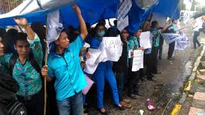 Reska multi usaha, bagi lulusan sma smk atau sederajat. Seperti Ini Unjuk Rasa Yang Dilakukan Pramugari Dan Pramugara Kereta Api Tribun Jabar