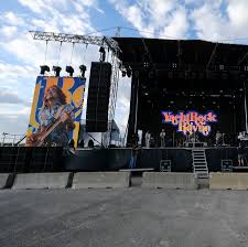 Concerts are nothing compared to many nascar races. Yacht Rock Revue Kicks Off First Night Of Drive In Concerts In Indiana The New York Times