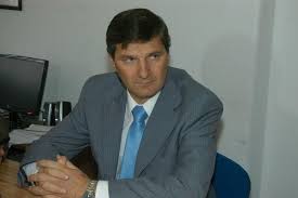 Después de cursar los primeros días dijeron que se trata de un recurso escaso y que en lincoln tienen nueve respiradores disponibles. Salvador Serenal El Teclado