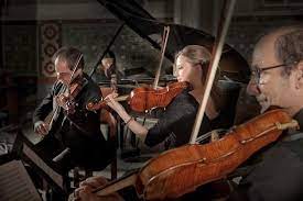 Les quatre concertos représentent admirablement les saisons de l'année : Les Quatre Saisons D Antonio Vivaldi 2021 Rome Garantie Du Prix Le Plus Bas