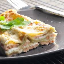 Lasagnes Au Saumon Et Poireaux A La Sauce Mascarpone Recette En 2020 Lasagne Saumon Recettes De Cuisine Recette Lasagne