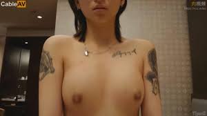 約炮大神胖Tiger 網約21歲高冷大學生刺青小姐姐一鏡到底全程露臉床上幹到地板在到沙發- 肉視頻,您的私人AV影院