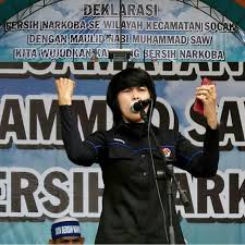 Lewat Puisi Polwan Ini Pesan Jauhi Narkoba Kaskus