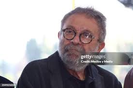 30 Photos & High Res Pictures