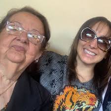 1 ano sem você 👵🏻♥️ 1 ano sem minha alma gêmea, minha metade, minha  Rainha 👑 Saudade do seu cheiro ! Saudade do melhor abraço do mundo!  Saudade de morder a “bisnaguinha” !