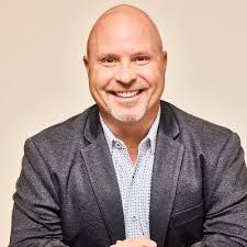 Scott Harnden's Instagram, Twitter & Facebook