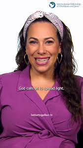 Be a candle in a world filled with dark rooms. 🕯️