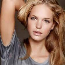 Wife and erin jobs / steve jobs widow enjoys yacht vacation with their kids daily mail online : Wife And Erin Jobs This Is What Steve Jobs Daughter Erin Siena Looks Like Now Top Keywords Of Search Traffic