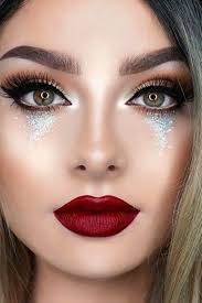 5 Makeup Trends To Save For Instagram According To Kim Kardashian S Makeup Artist Makeup Trends Top Makeup Products Kardashian Makeup