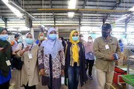 Aksi demo buruh pt chang shin garut. Pt Chang Shin Indonesia Garut