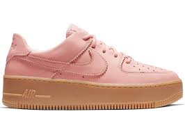 And its platform midsole adds unflinching boldness because we know: Nike Air Force 1 Sage Low Lx Washed Coral Gum W Ar5409 600