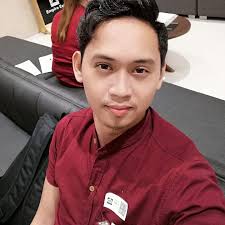 Selling 2011 figure with scratches