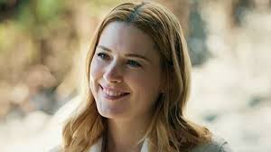 Bonne nouvelle ! Les téléfilms de Noël font déjà leur grand retour avec une  actrice incontournable du genre