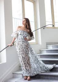 Vous êtes descendu jusqu'ici pour obtenir des informations sur best hair serum ? Mahira Khan Makes Stunning Cannes Debut Arab News