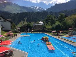 Alle schwimmbäder im umkreis der stadt oder plz Hallenbad Und Freibad Sonnenberg In Engelberg Mamilade Ausflugsziele