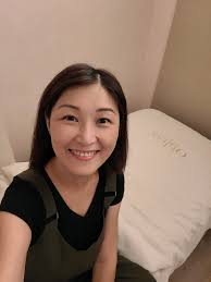 早幾日開live介紹AHC B5智慧保濕精華同面霜之後，好多粉絲們都去左掃貨🛒，大讚CP超高又超保濕💦！  妹妹話我偏心😅，點解淨係買畀家姐？所以今日又專程再去萬寧囤貨，見到貨架都係得返一兩件，大家嘅掃貨能力真係好犀利啊！大家見到有貨記得唔好miss，另外，由即日起至