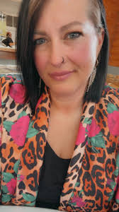 Lash lift and tint services in area?