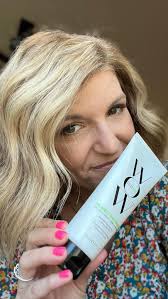 Say goodbye to last-minute flyaways and frizz with Color Wow’s One Minute  Transformation! ✨ Smooth, tame, and shine in just 60 seconds—no heat  required! Perfect for those busy days when you need a ...