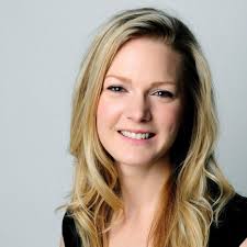 Hi! I'm new to growing flowers and design. Growing 3 seasons. I've never  taken a course and looking to expand. I was thinking about taking the  florets course but not sure if