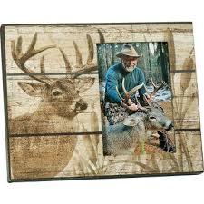 Featuring garden views, the hideoutella wood cabins features accommodation with a balcony and a kettle, around 700 metres from demodara nine arch bridge. Wilderness Picture Frames Cabela S Log Cabin Decor Picture On Wood Cabin Decor