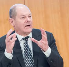 14 iunie 1958, osnabrück, republica federală germania, germania) este un politician german, membru spd.din anul 2018 este ministru federal de finanțe și vicecancelar în cabinetul condus de angela merkel.din 2011 până în 2018 a fost primar general al orașului hamburg. Merkels Altester Neuzugang Ist 68 Jahre Jung
