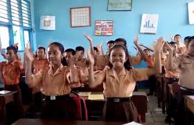 Download contoh format piagam penghargaan mengikuti via www.galerikurikulum2013.com. Contoh Yel Yel Kelas Kreatif Dan Unik Penulis Cilik