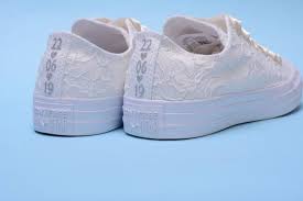 Personalized Ivory Wedding Converse For Bride Personalised Custom Bridal Trainers Monogrammed Low Top Chuck Taylor For Reception Converse Hochzeit Hochzeit Turnschuhe Elfenbein Hochzeit