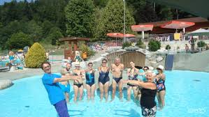 L Aire De Jeux A La Piscine Des Combes A Boveresse Rtn Votre Radio Regionale