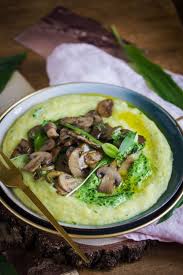 Polenta Cremeuse Aux Champignons Et A L Ail Des Ours Recette Recette Sympa Plats Vegetaliens Polenta