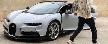 Karim benzema acude al entrenamiento el pasado 6 de agosto, el real madrid hizo oficial la renovación de karim benzema hasta 2019, con lo que verá su. Karim Benzema S Bugatti Chiron Has This Awesome Spec Autoevolution