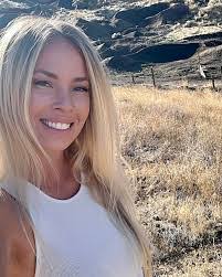 April Brandt's Instagram, Twitter & Facebook