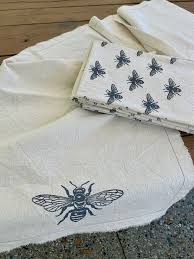 Il est disponible en 19 coloris (dont. Table Runner Chemin De Table The Vintage Bee Company