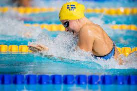 Sophie heeft 9 functies op zijn of haar profiel. Family Ties Sisters Louise And Sophie Hansson Make A Splash For Sweden