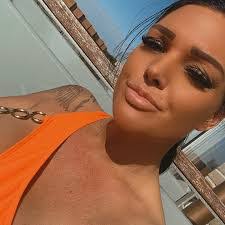 Cassandra Sommer's Instagram, Twitter & Facebook