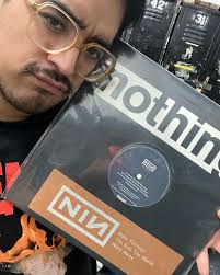 Look at this guy he doesn't even know how to pose