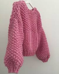 Bu Sezonun Stil Tavsiyesi Balon Kol Kazaklarinizi Midi Etek Ve Uzun Cizmelerle Kombinleyin Genis Orgu Sueter Tejido Para Mujer Tejidos De Moda Ropa De Lana