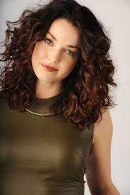 Asymmetrical On Short Curly Hairstyles Look Flabulous Fashion Ze Medium Curly Hair Styles Curly Hair Styles Curly Hair Styles Naturally