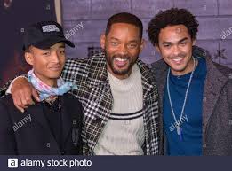 Jaden smith is launching a vegan restaurant dedicated to feeding homeless people in los angeles. Jaden Smith L R Will Smith Und Trey Smith Nehmen Am 14 Januar 2020 An Der Premiere Von Bad Boys For Life Im Tcl Chinese Theatre In Hollywood Los Angeles Kalifornien Usa Teil
