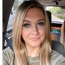 Katie Blomquist (@katieblomquist)