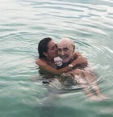 What is sean connery doing now in 2018? Sir Sean Connery S Granddaughter Saskia Shares Sweet Snap In Moving Tribute Post Aktuelle Boulevard Nachrichten Und Fotogalerien Zu Stars Sternchen