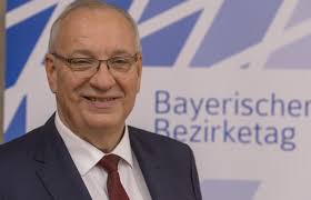 Chams Landrat Franz Löffler bleibt Präsident aller bayerischen Bezirke