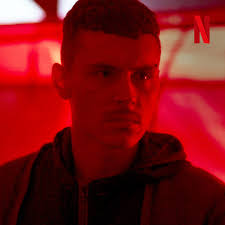 Desde que mató a sus padres, no ha vuelto a abrir la boca. #ElSilencio, la  nueva serie con Arón Piper, Almudena Amor, Cristina Kovani y Manu Rios,  llega en mayo.