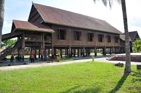 Foto rumah panggung bugis makassar dengan dinding warna hijau : Model Dinding Rumah Kayu Bugis Home Desaign