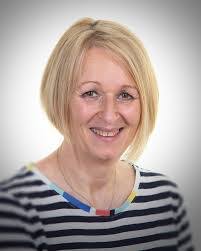 Petra Smith's Instagram, Twitter & Facebook