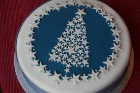 Use these easy bundt cake decorating ideas to make beautiful bundt cakes, perfect for all holidays and parties. Cake Christmas Cake Decorating Ideas Christmas Cake Decorating Ideas